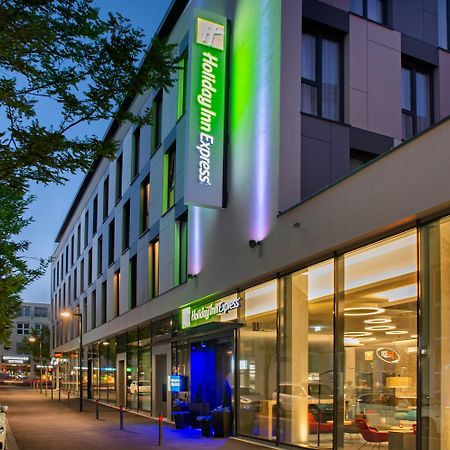 Holiday Inn Express Stuttgart-Waiblingen By Ihg Экстерьер фото