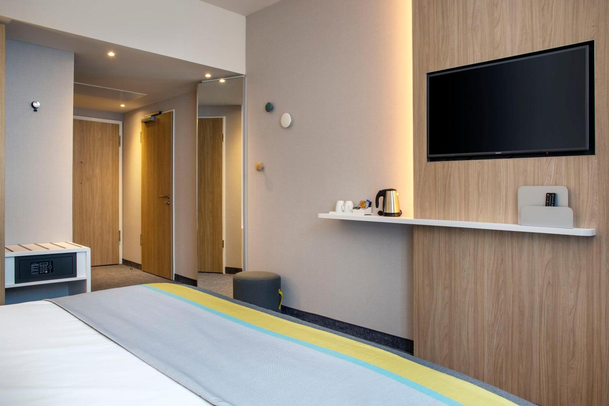 Holiday Inn Express Stuttgart-Waiblingen By Ihg Экстерьер фото