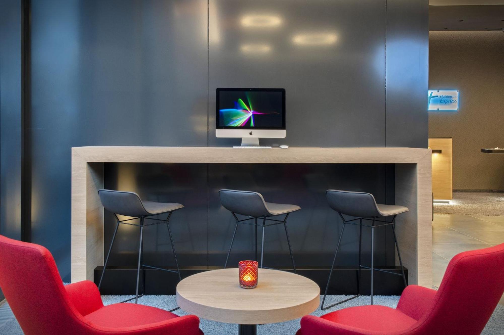 Holiday Inn Express Stuttgart-Waiblingen By Ihg Экстерьер фото